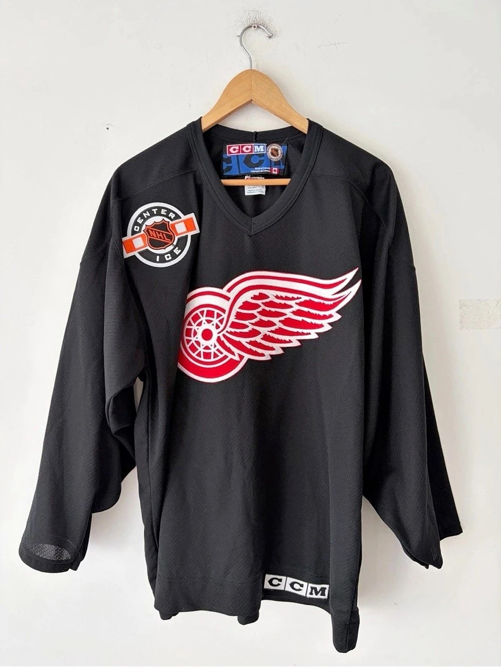 Vintage CCM Center Ice Detroit Red Wings Black Jersey Size L